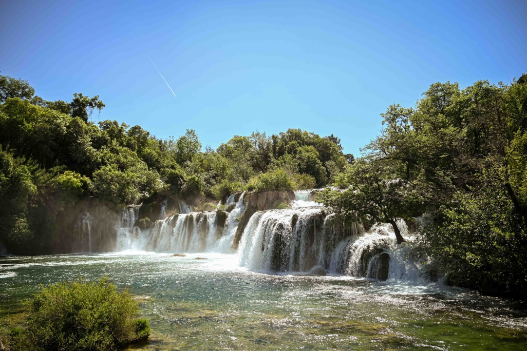 FOTO Uz podjelu fažola obilježen Praznik rada: 'Svim dragim posjetiteljima NP Krka željeli smo danas osigurati ručak'