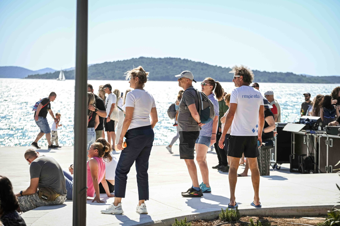 Prvosvibanjska fešta na Jadriji: Neki to vole vruće zagrijali publiku, na Fenikse još stignete