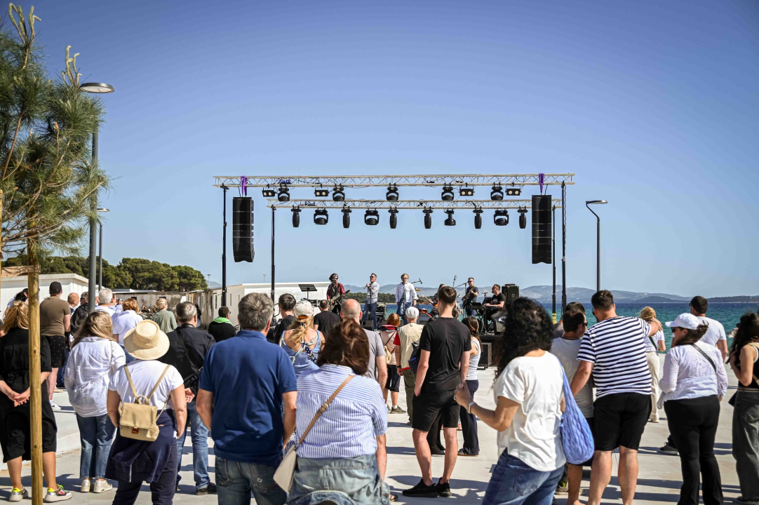 Prvosvibanjska fešta na Jadriji: Neki to vole vruće zagrijali publiku, na Fenikse još stignete