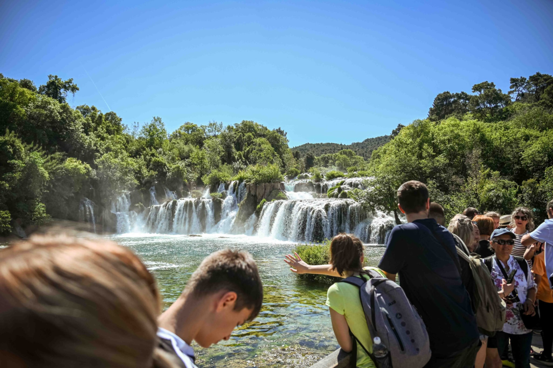 FOTO Uz podjelu fažola obilježen Praznik rada: 'Svim dragim posjetiteljima NP Krka željeli smo danas osigurati ručak'