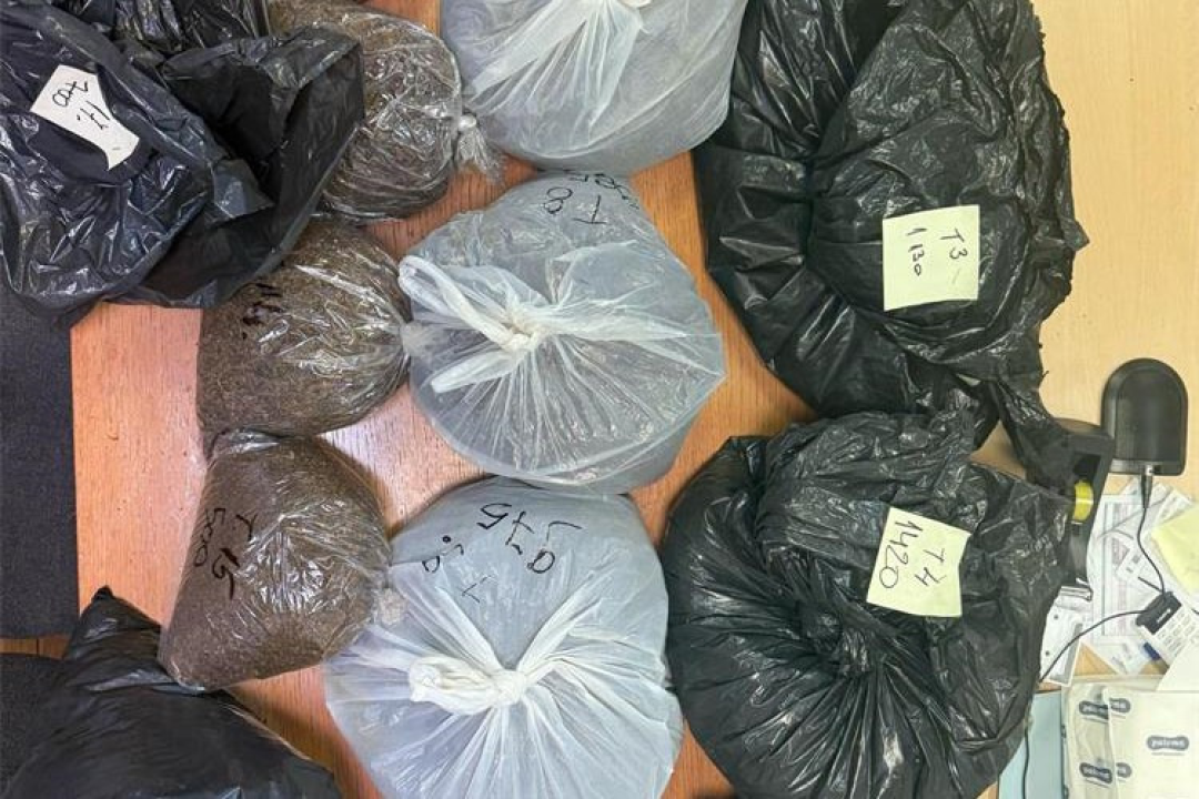 Šibenska policija zaplijenila opasan arsenal: Ilegalno oružje, mina, droga i duhan