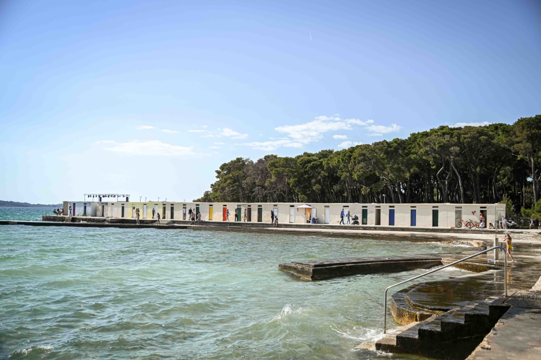 Prvosvibanjska fešta na Jadriji: Neki to vole vruće zagrijali publiku, na Fenikse još stignete