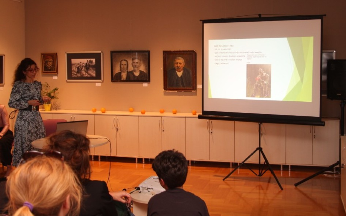 Predavanje farmaceutkinja Sanje Radas i Martine Silov u vodičkoj knjižnici