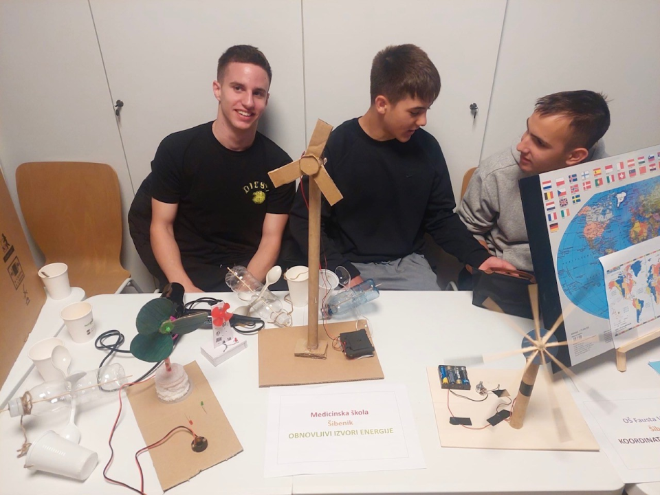 u Posjetiteljskom centru 'Kanal sv. Ante' znanost okupila učenike, mentore i profesore iz cijele županije 