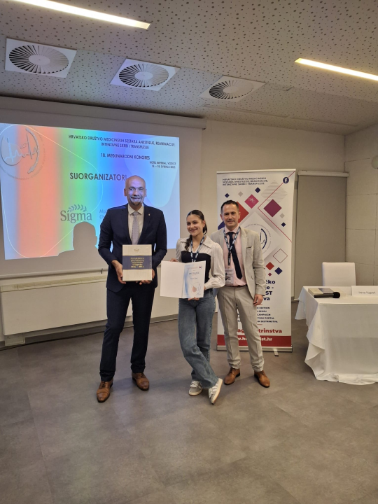 Učenicima šibenske Medicinske škole u Vodicama uručena priznanja za izniman trud