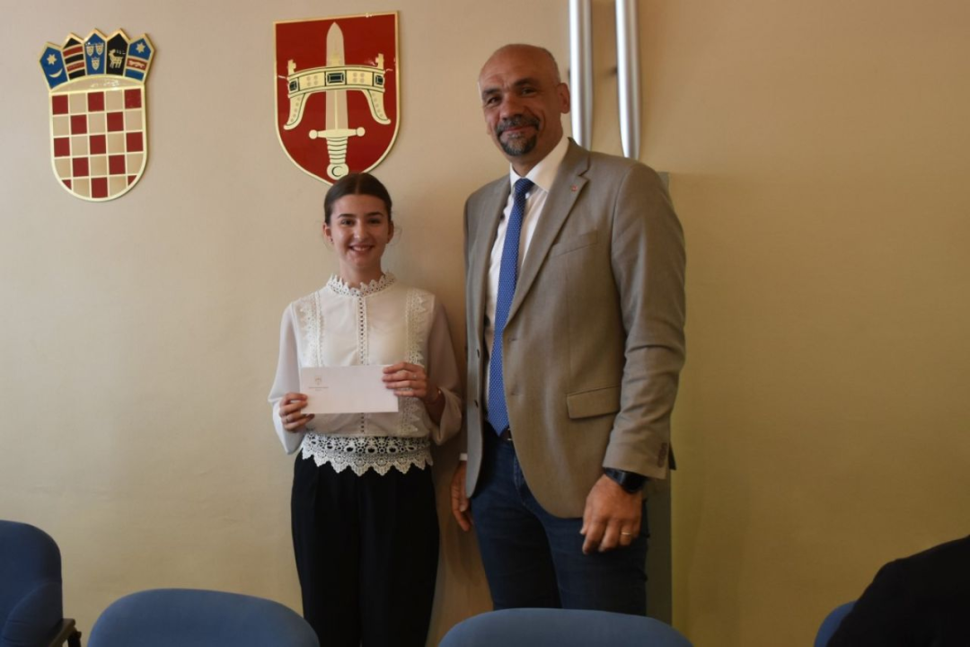 Najuspješniji učenici na prijemu kod župana: ‘Budite ponosni na sebe kao što smo mi ponosni na vas’