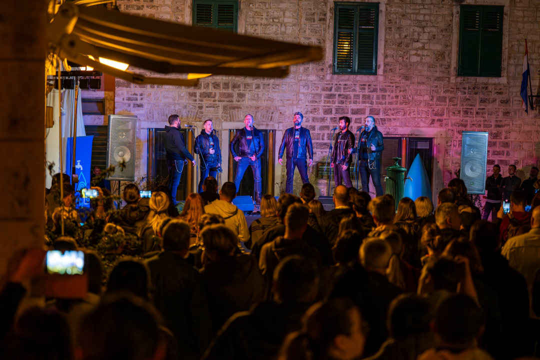 Četvrti H2LO Festival zatvoren vrhunskim koncertom Metaklape na Maloj loži