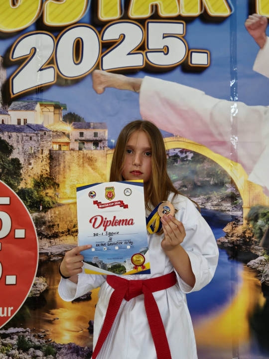 FOTO Karataši Šibenika se za kraj sezone na Miminac vratili sa 11 medalja iz Hercegovine