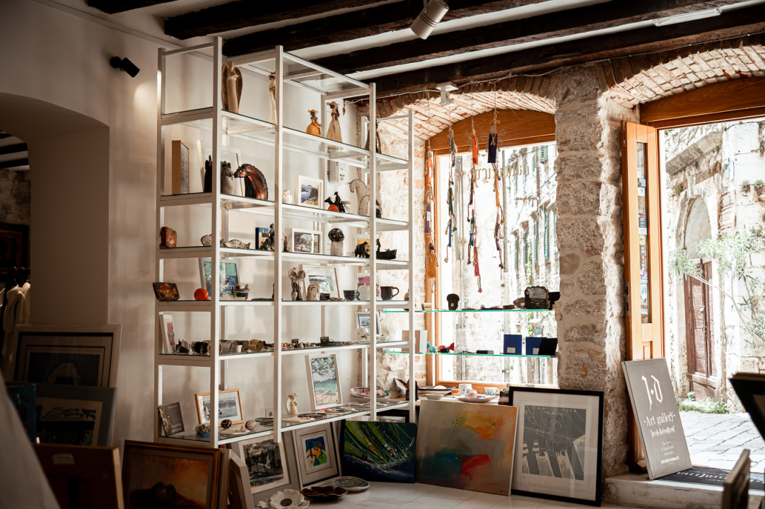 FOTO U Galeriji Juraj Dalmatinac, Bućan i Prica po odličnim cijenama, ali i još mnogo toga!