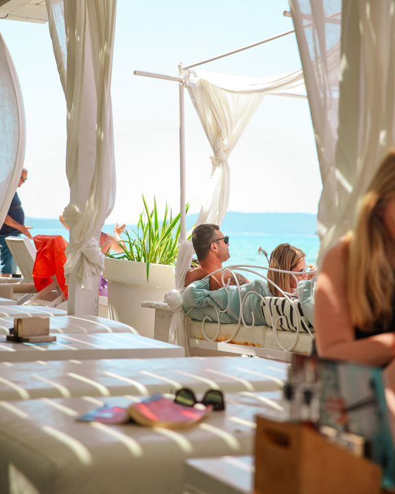 FOTO Shark Beach Club zasjao u novom sjaju – ljeto 2025. u znaku stila i užitka!