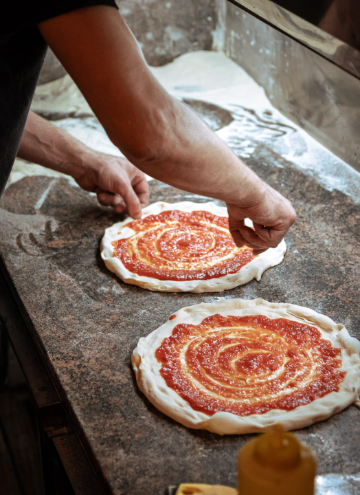 FOTO Doživite okus Italije na ugodnoj vanjskoj terasi Pizzerije Fratelli!