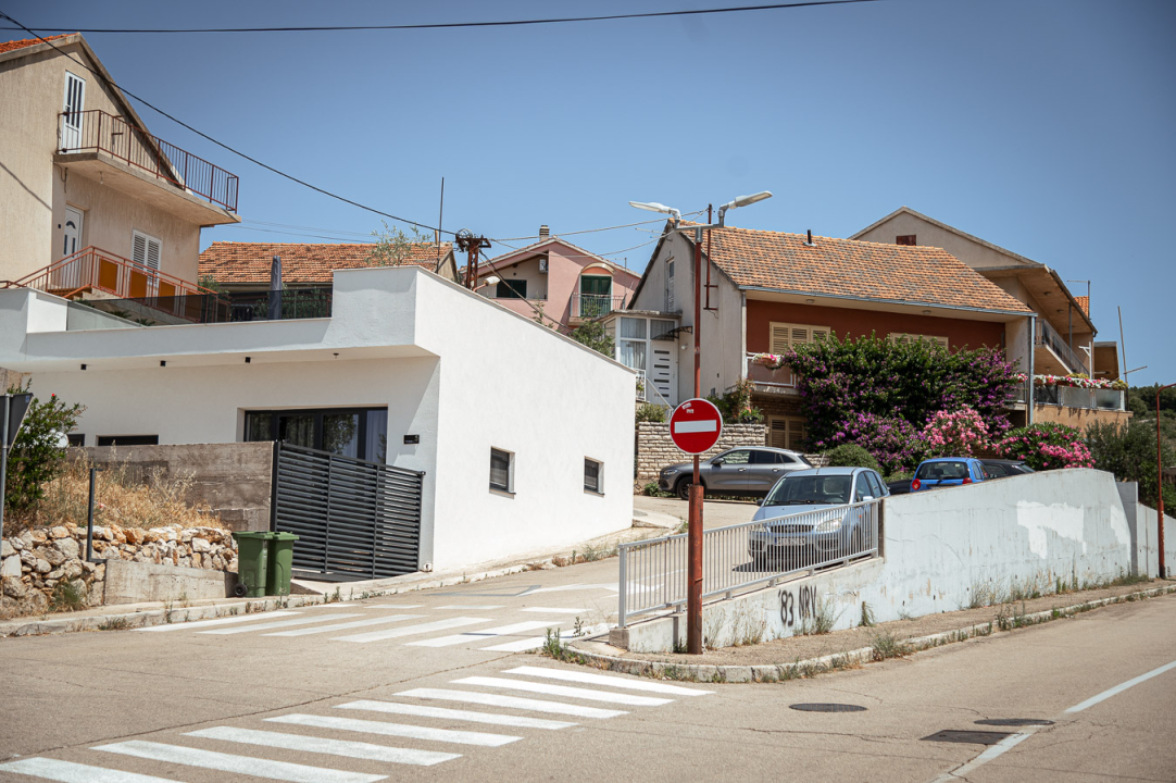 FOTO Stanovnici Strossmayerove ulice žele da opet bude dvosmjerna: Pišu se peticije, dižu kaznene prijave, a pristižu žalbe i za Mostarsku i Mariborsku