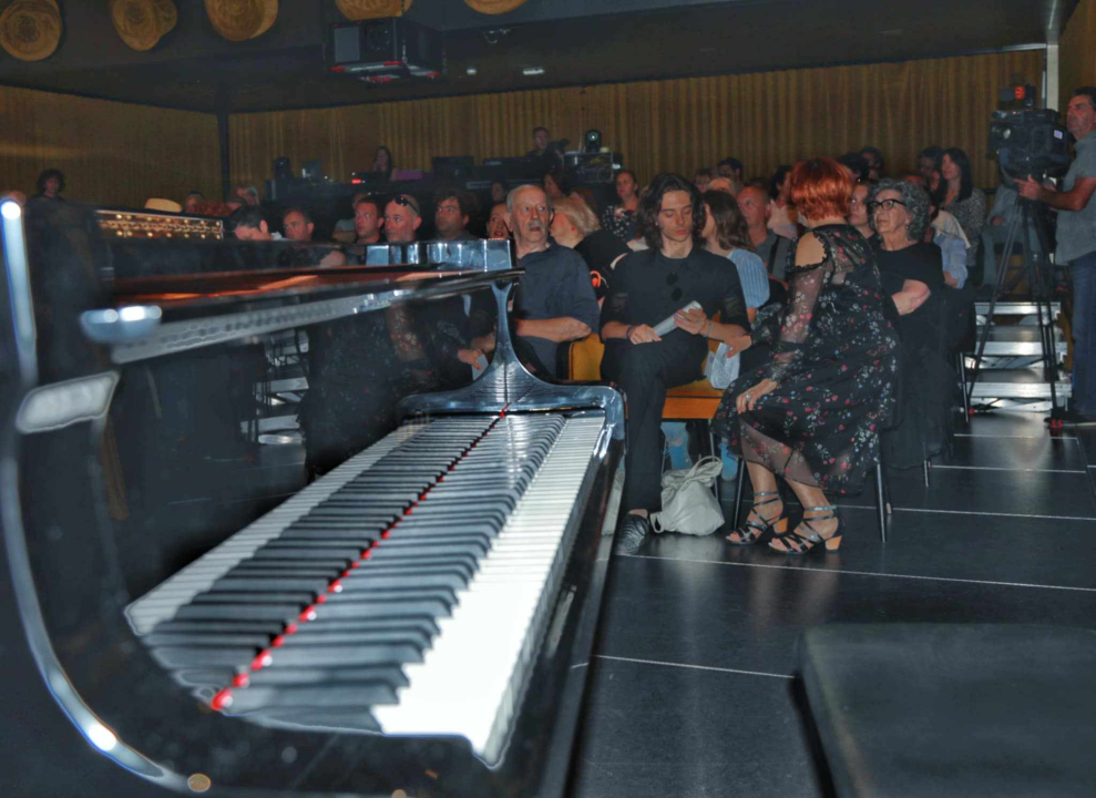 Emotivna komemoracija za Radu Perišu u Arsenu okupila brojne prijatelje i suradnike