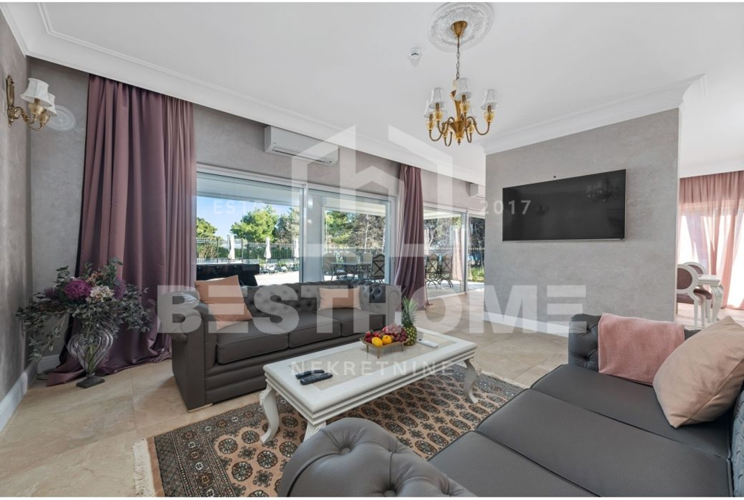 'Dvorac' u centru Vodica: Na oglasima osvanula luksuzna vila od 530 kvadrata