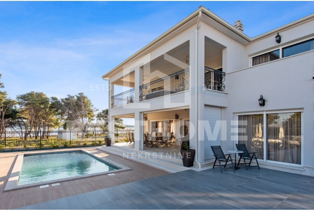 'Dvorac' u centru Vodica: Na oglasima osvanula luksuzna vila od 530 kvadrata