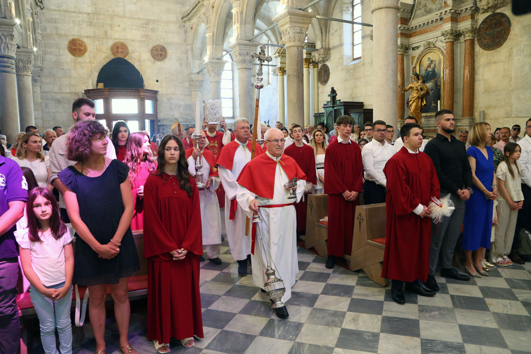 Svečano proslavljena svetkovina Duhova u katedrali sv. Jakova