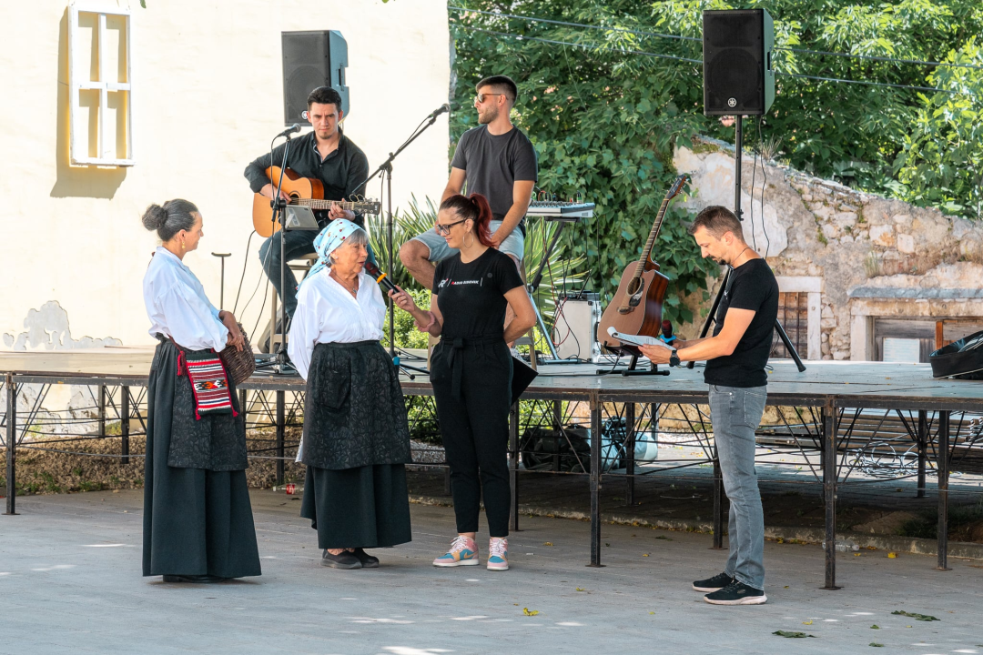 Bobi, vino i kolo: Skradinska marenda spojila tradiciju, glazbu i mirise domaće kuhinje