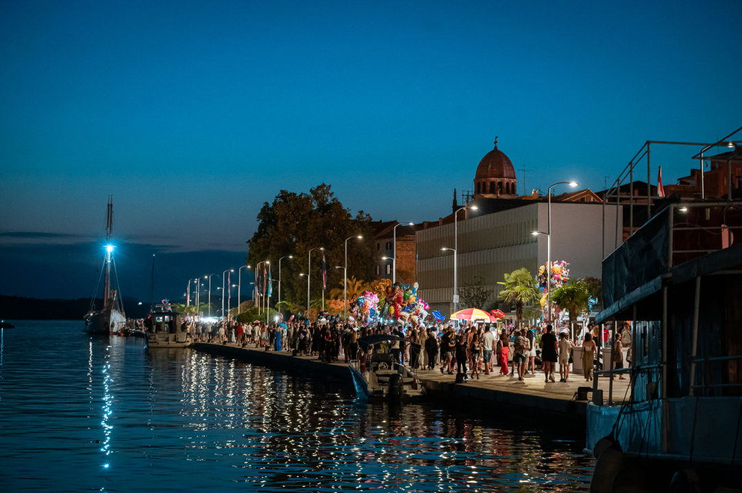 Spektakularan vatromet i grupa Rišpet označili kraj svečanog otvorenja 65. MDF-a