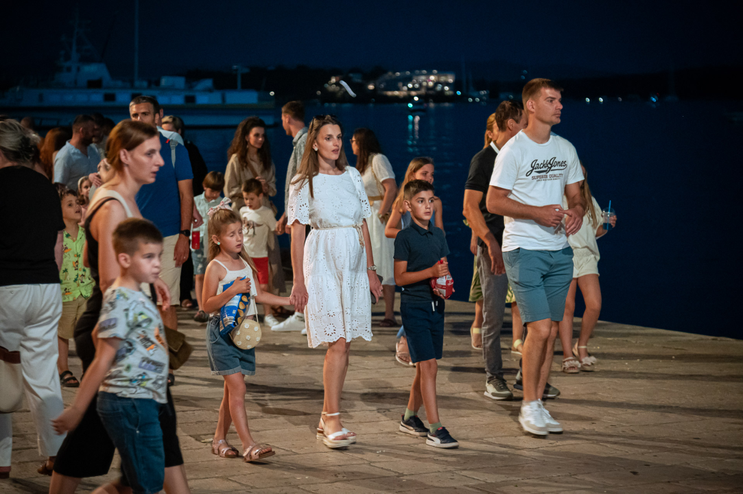 Spektakularan vatromet i grupa Rišpet označili kraj svečanog otvorenja 65. MDF-a