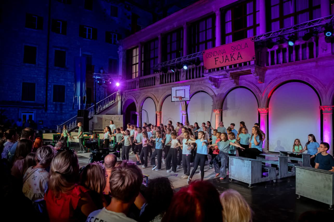 Održana generalna proba: Svečano otvaranje 65. MDF-a u Šibeniku uz mjuzikl, vatromet i feštu do ranih jutarnjih sati