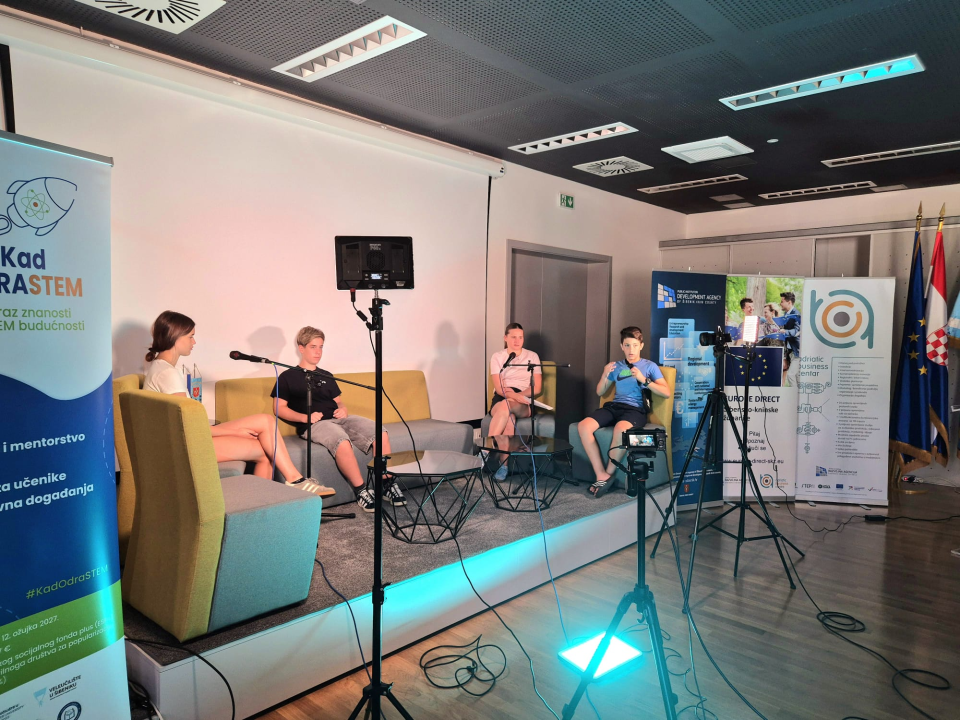 FOTO: Mladi otkrili svijet podcasta u sklopu radionice ‘Sastavi svoj studio – snimi svoj podcast’