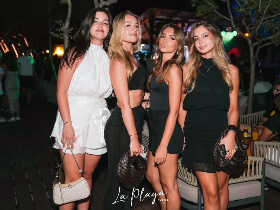 Pogledajte užarenu atmosferu iz vodičke La Playe: Krcat klub na ekskluzivnom koncertu Devita