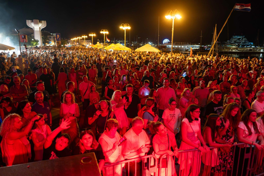 Spektakularna vodička fešta oduševila tisuće posjetitelja