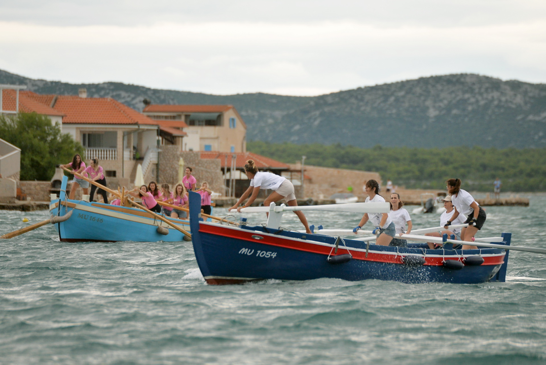 Održana ženska veslačka regata u Betini: Pogledajte koje su ekipe bile najbolje