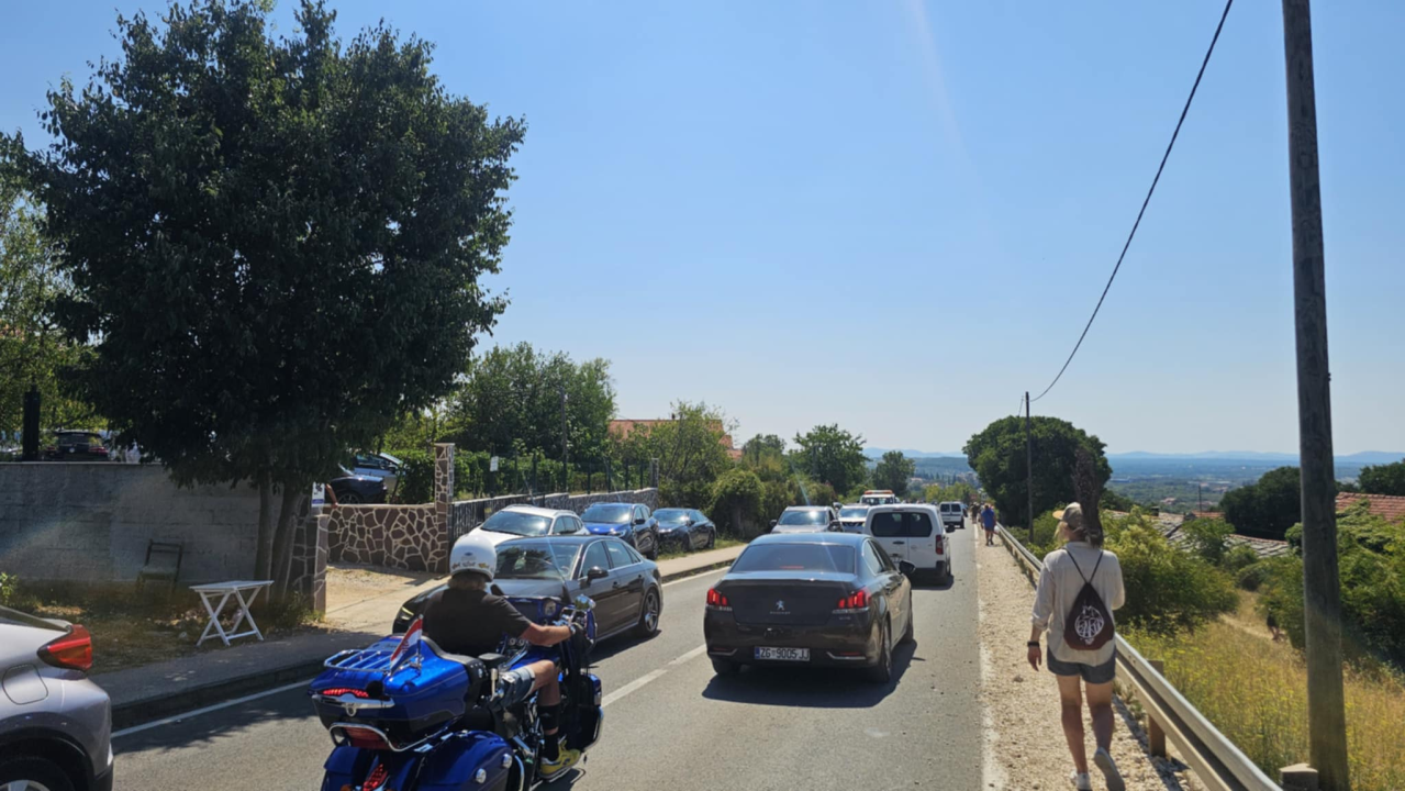 Ni vrućine nisu spriječile masu ljudi da obilježe 'sveti deseti'