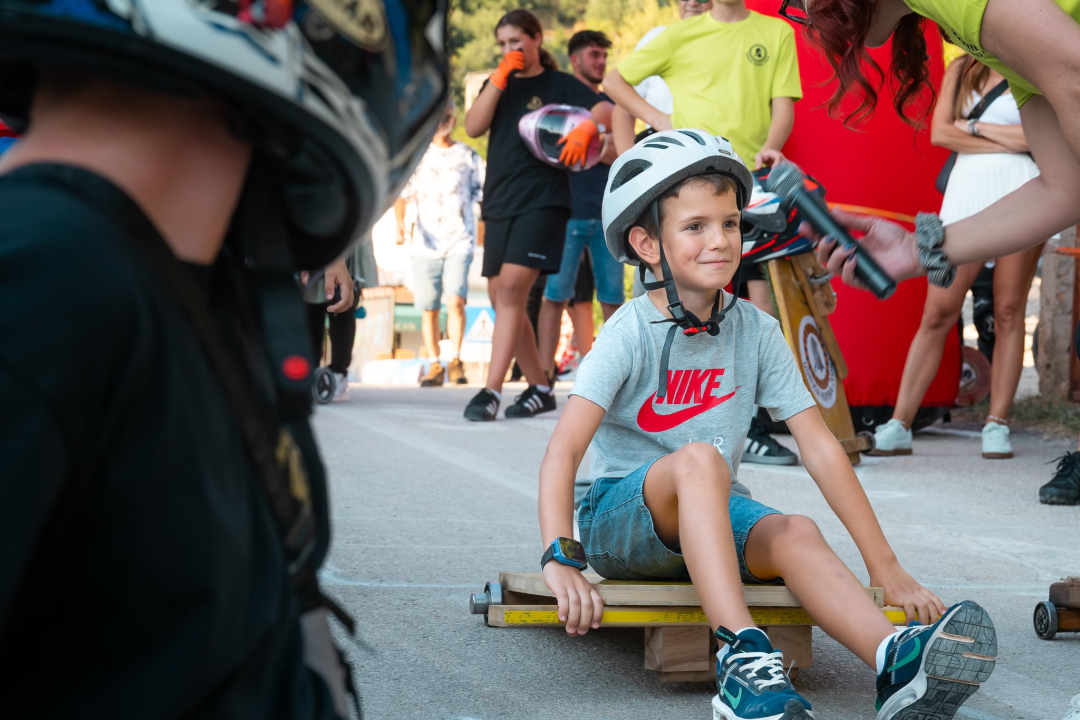 Tradicionalna Utrka karića u Rupama i ove godine oduševila posjetitelje i natjecatelje