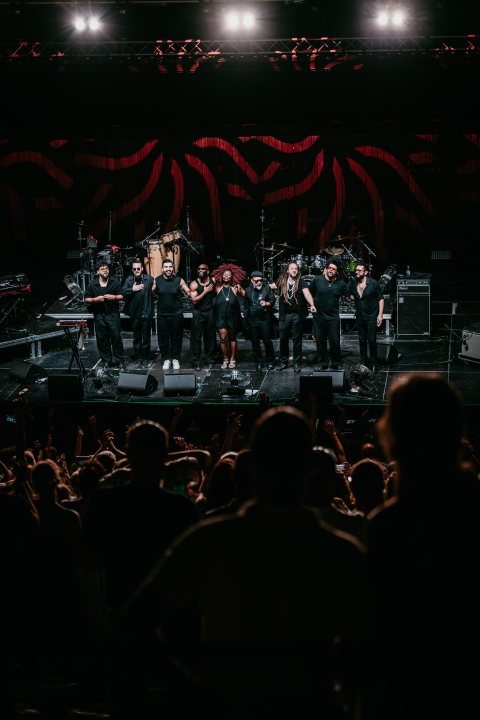 Kyoto Jazz Massive u proširenom sastavu oduševio publiku na tvrđavi sv. Mihovila  