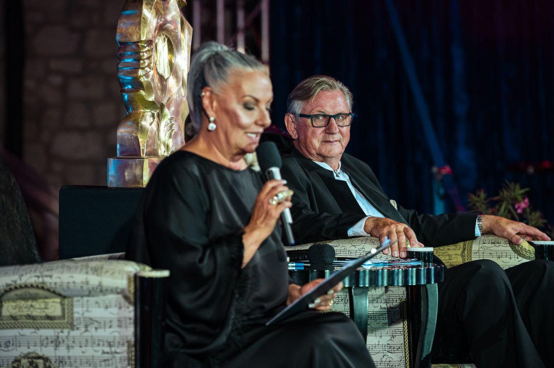 FOTO Đani Stipaničev i klapa Preženca trijumfirali na 28. Dalmatinskoj šansoni