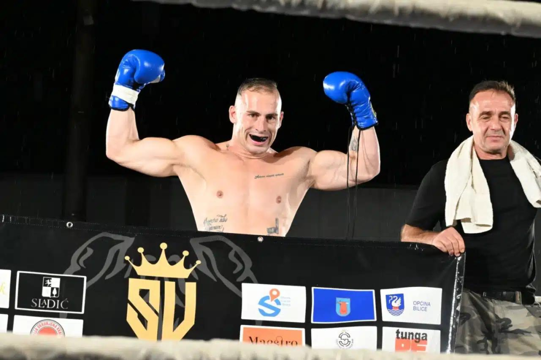 FOTO Stipe Verović nokautirao protivnika u Maloj Buni: 'Hvala dragom Bogu, organizatoru, mom timu, djevojci i sponzorima'