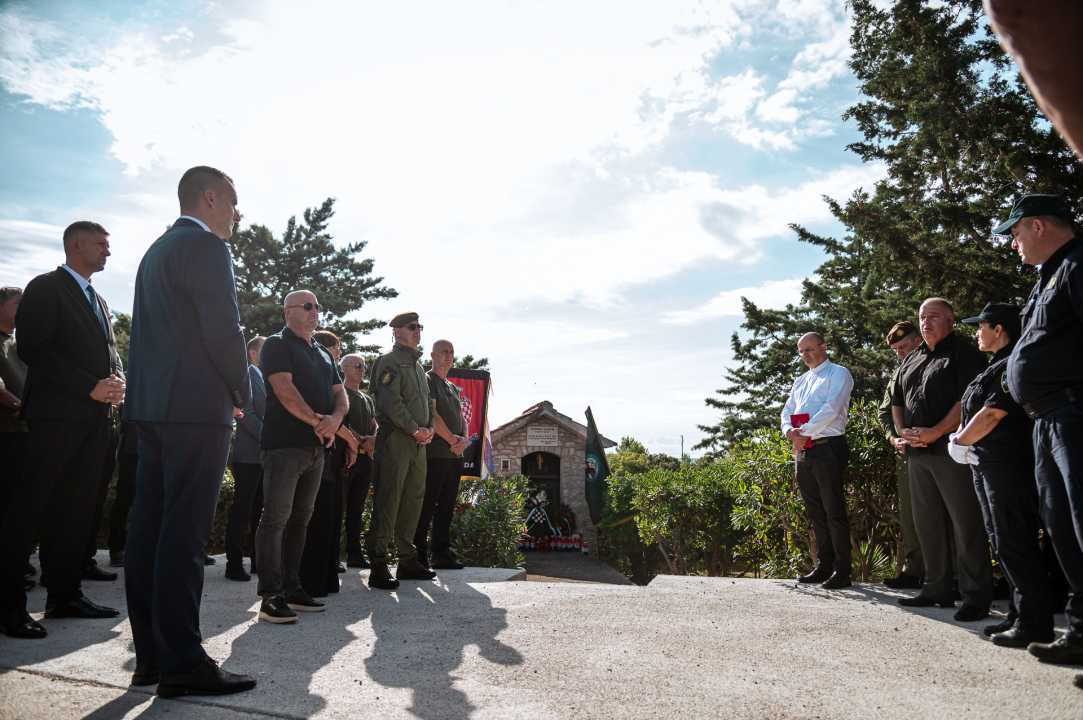 Na šibenskom mostu odana počast Marinku Kardumu