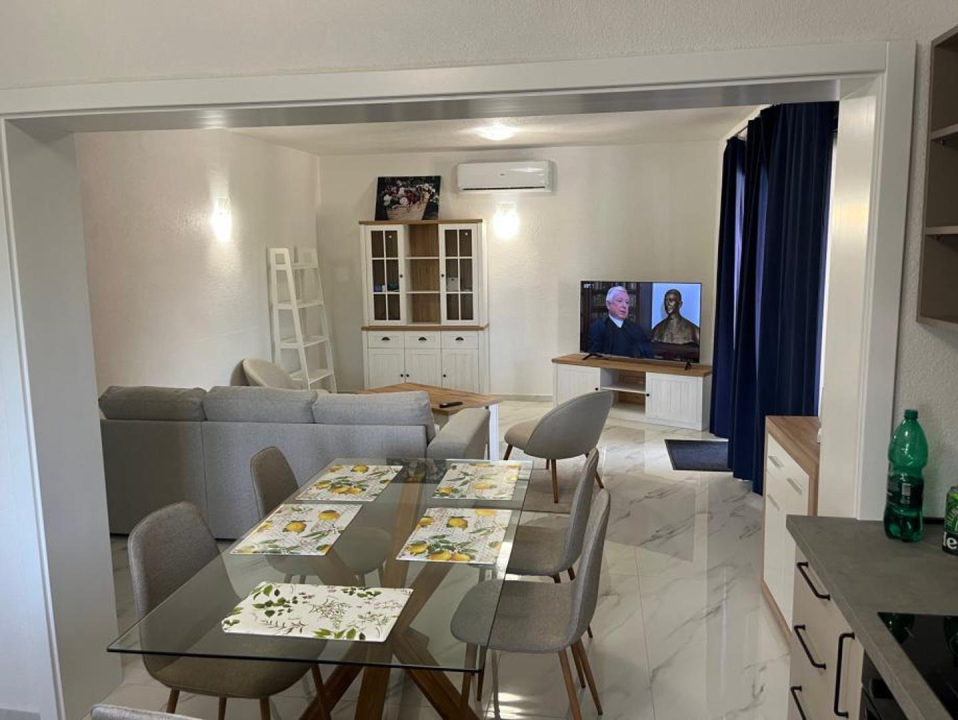 Luksuzna vila u zaleđu Vodica snižena gotovo 300 tisuća eura