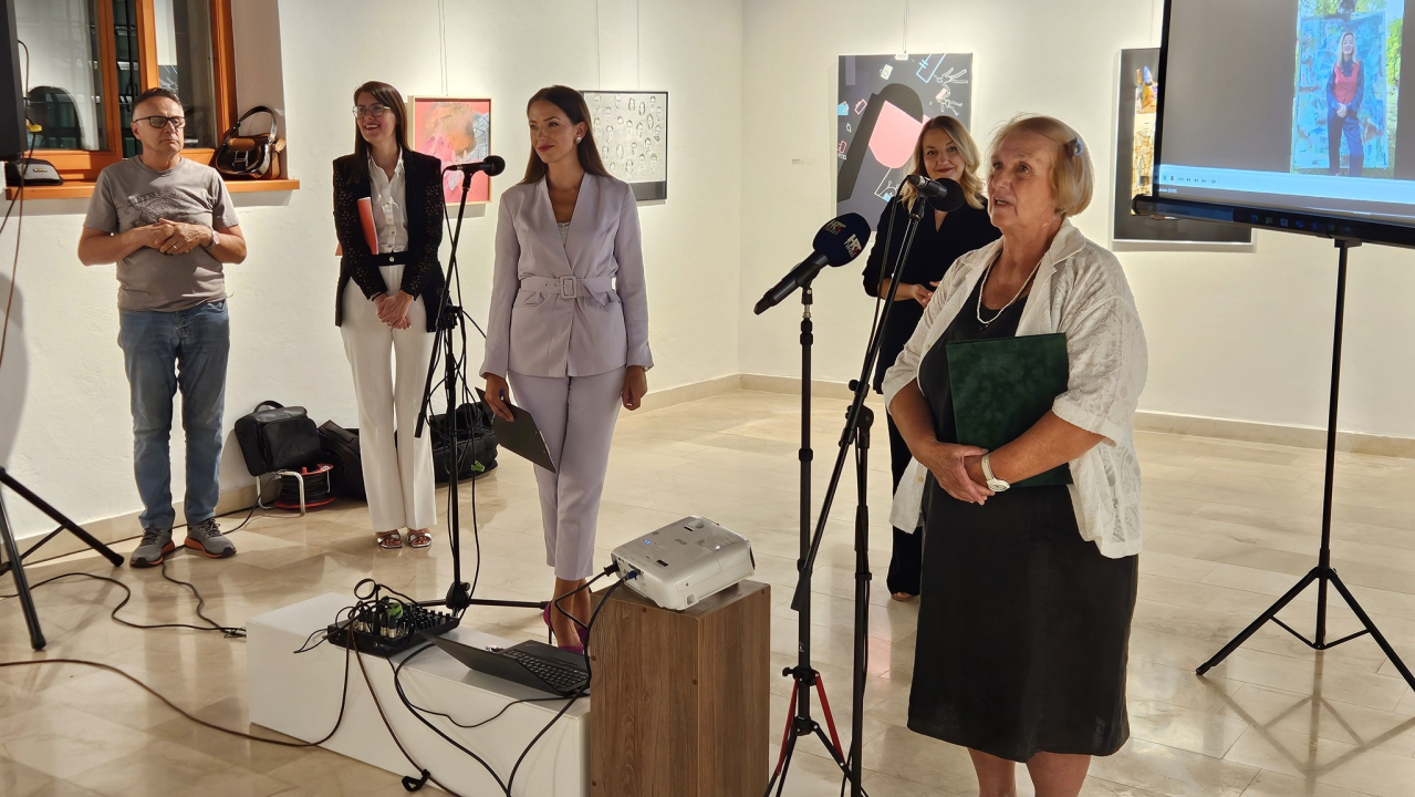 U galeriji Kninskog muzeja otvoren 2. Trijenale portreta. Dodijeljene nagrade najboljim autorima