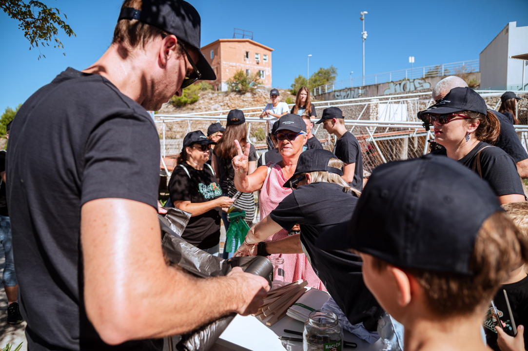 FOTO Šibenik danas pokazao svoje zeleno srce: Održana akcija EU Beach Cleanup 2025.