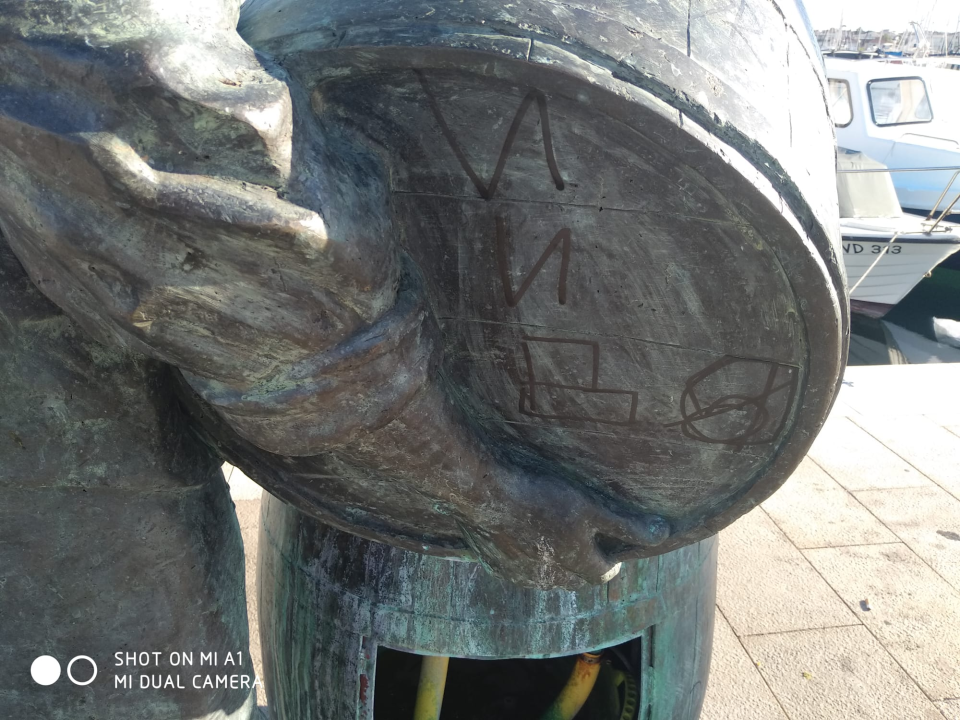 Sramotan čin vandalizma na spomeniku vodičkoj tradiciji