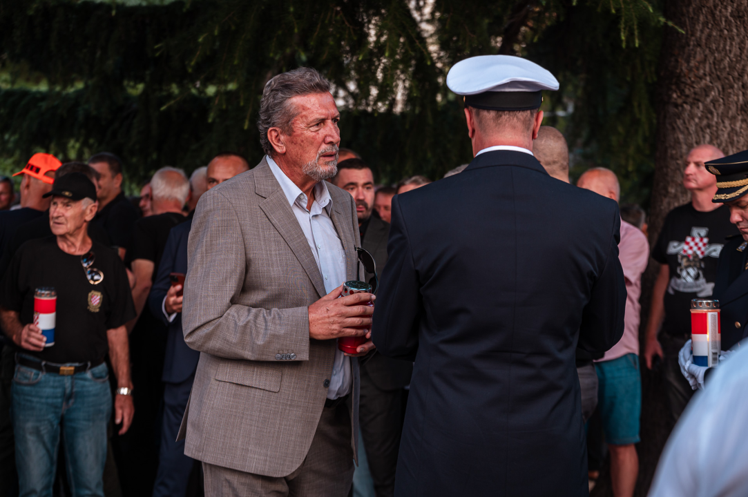 Polaganjem vijenaca, komemoracijom, mimohodom i bakljadom obilježen 34. spomendan Rujanskog rata