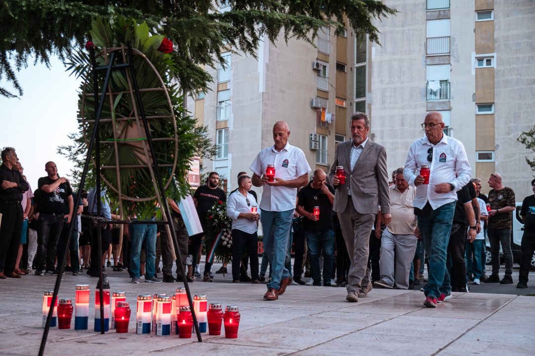 Polaganjem vijenaca, komemoracijom, mimohodom i bakljadom obilježen 34. spomendan Rujanskog rata