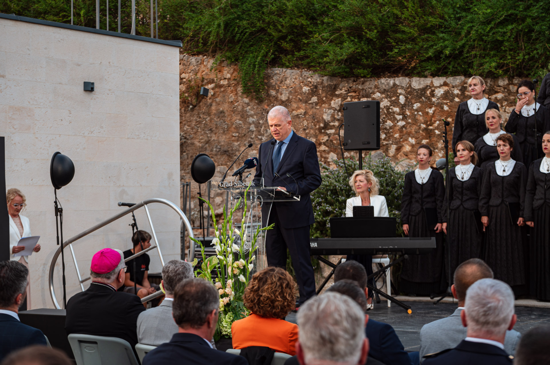 FOTO Franka Baranović Nagradu Grada Šibenika posvetila majci: 'Šibenik je utkan u moje gene i ovo je za mene posebna čast'