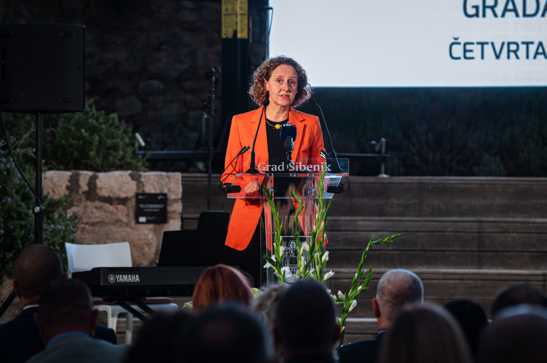 FOTO Franka Baranović Nagradu Grada Šibenika posvetila majci: 'Šibenik je utkan u moje gene i ovo je za mene posebna čast'