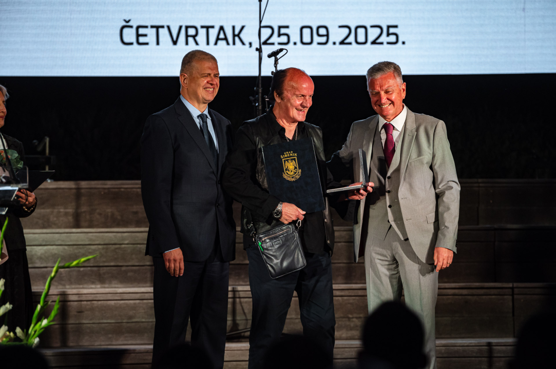 FOTO Franka Baranović Nagradu Grada Šibenika posvetila majci: 'Šibenik je utkan u moje gene i ovo je za mene posebna čast'