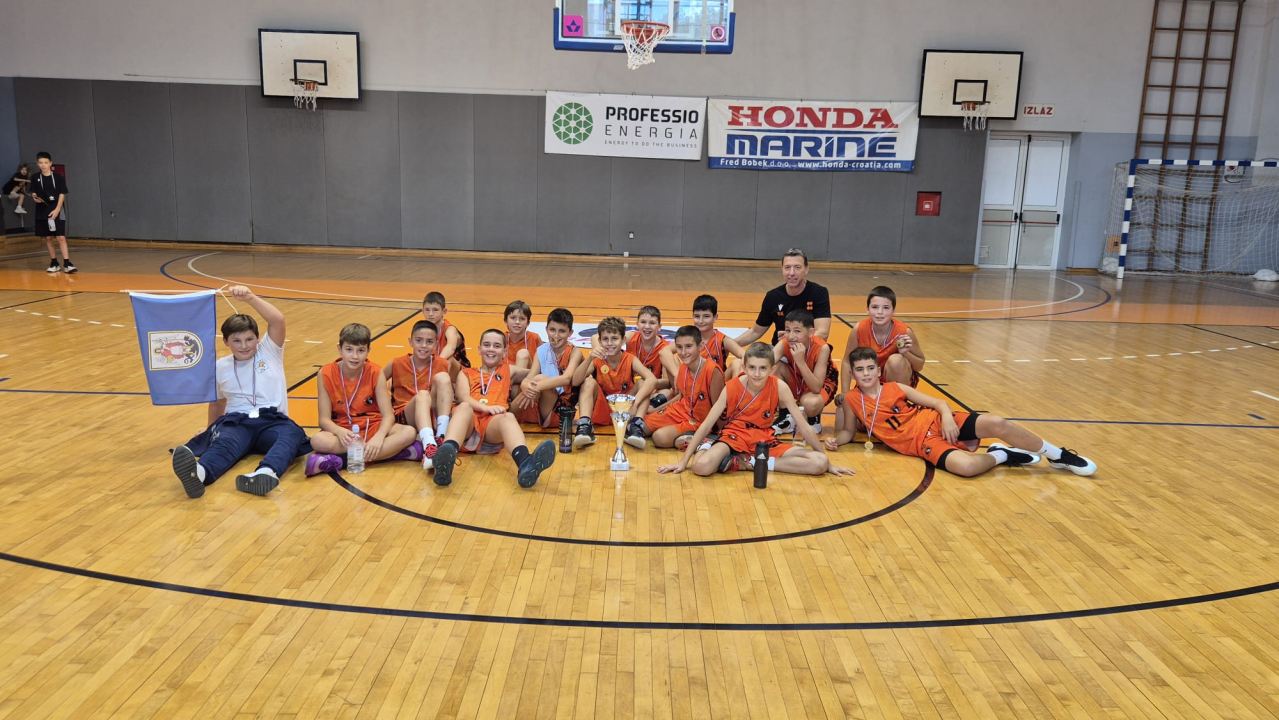 FOTO Dječaci iz OKK Dražen Petrović uvjerljivi pobjednici turnira 'Gradu na dar'