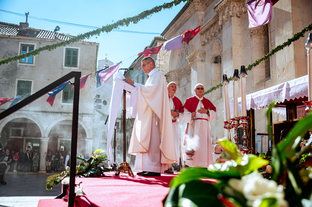 FOTO Održana svečana procesija i sveta misa u povodu blagdana sv. Mihovila