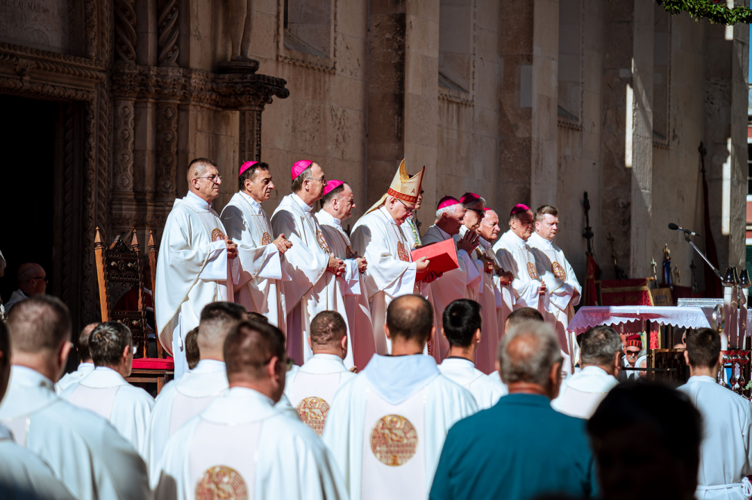FOTO Održana svečana procesija i sveta misa u povodu blagdana sv. Mihovila