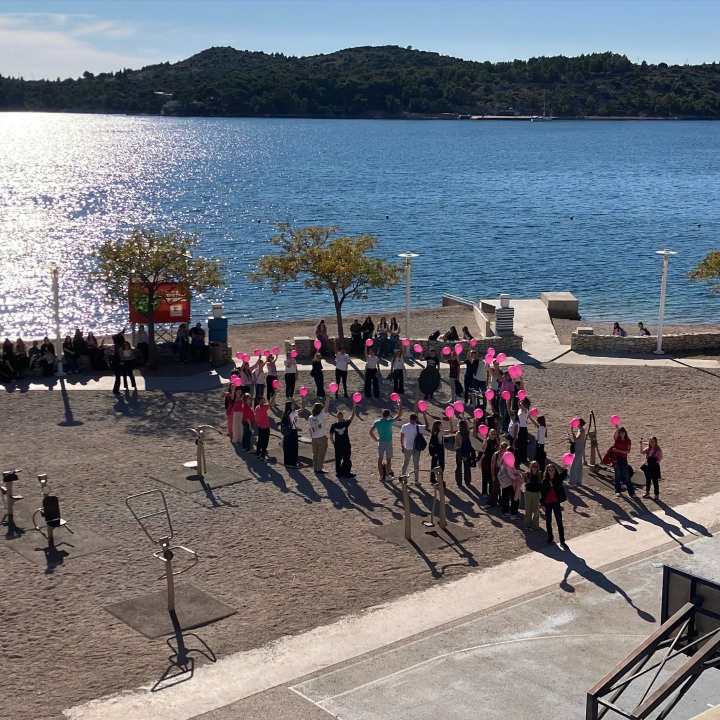 Učenici i nastavnici Gimnazije Antuna Vrančića obilježili Međunarodni dan pješačenja