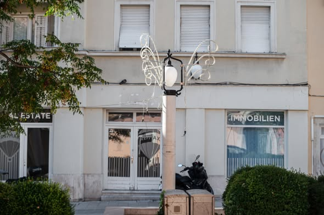 Počelo blagdansko ukrašavanje: Evo koliko je eura Grad Šibenik uložio u ovogodišnje dekoracije