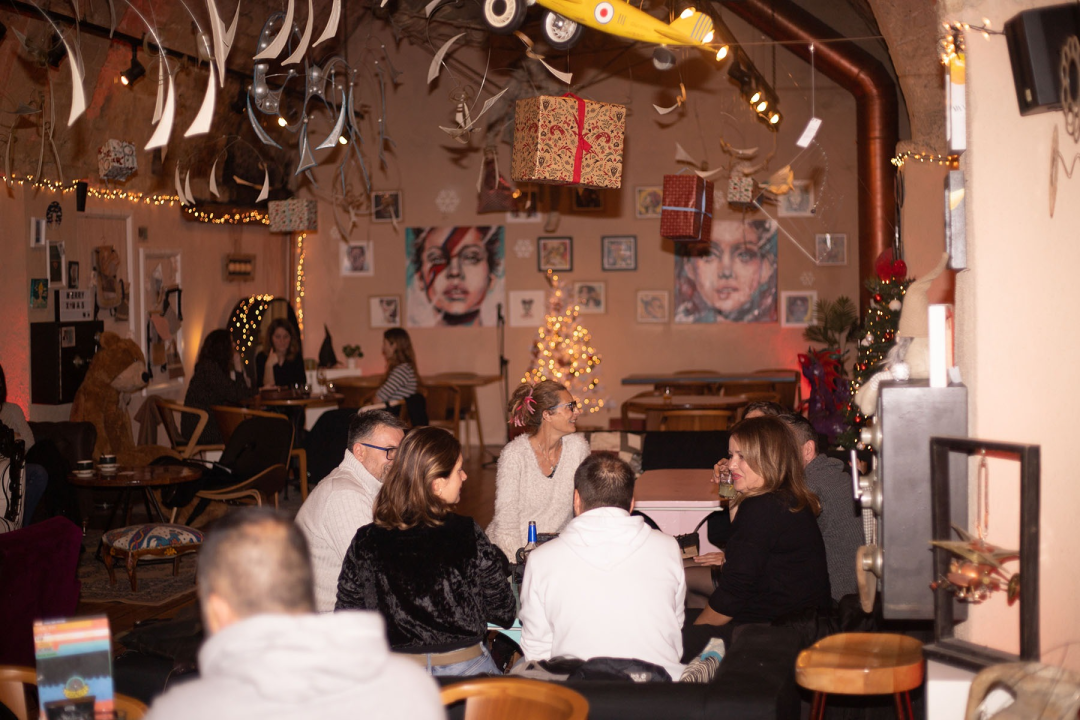 Božićni tinel vraća se u galeriju Azimuta: Rapisan javni poziv za sudjelovanje u izložbi