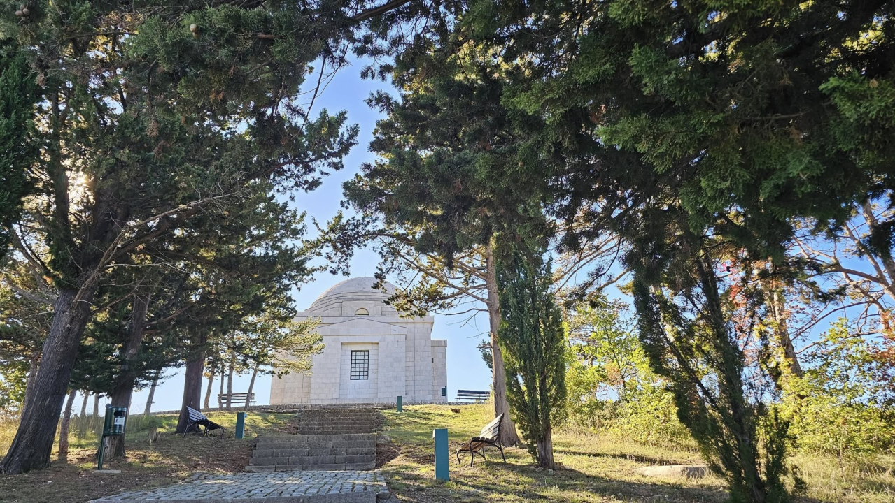 Mauzolej u Otavicama spomenik je jednom vremenu, rodnom kraju i zavjetu